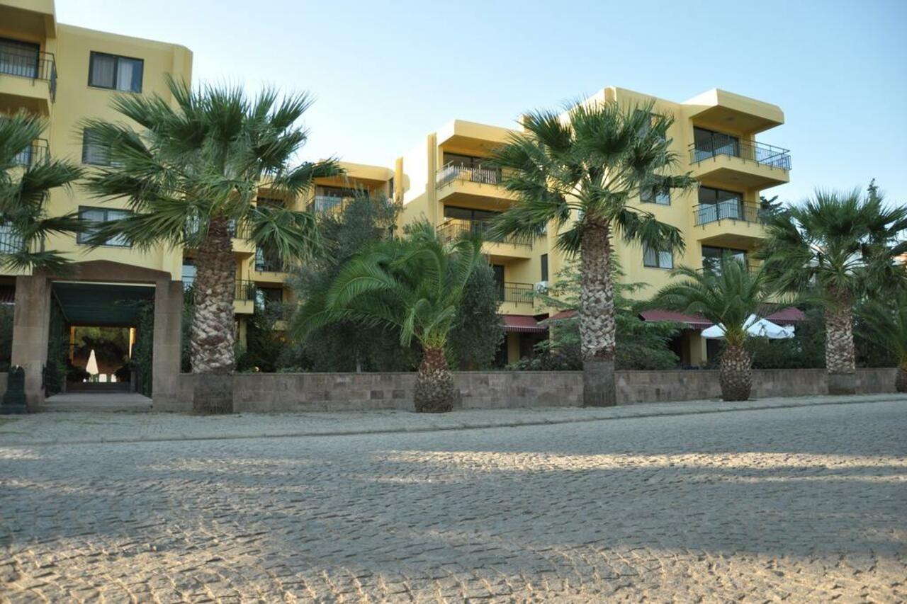 Palm Court Suites Ayvalı Exterior foto