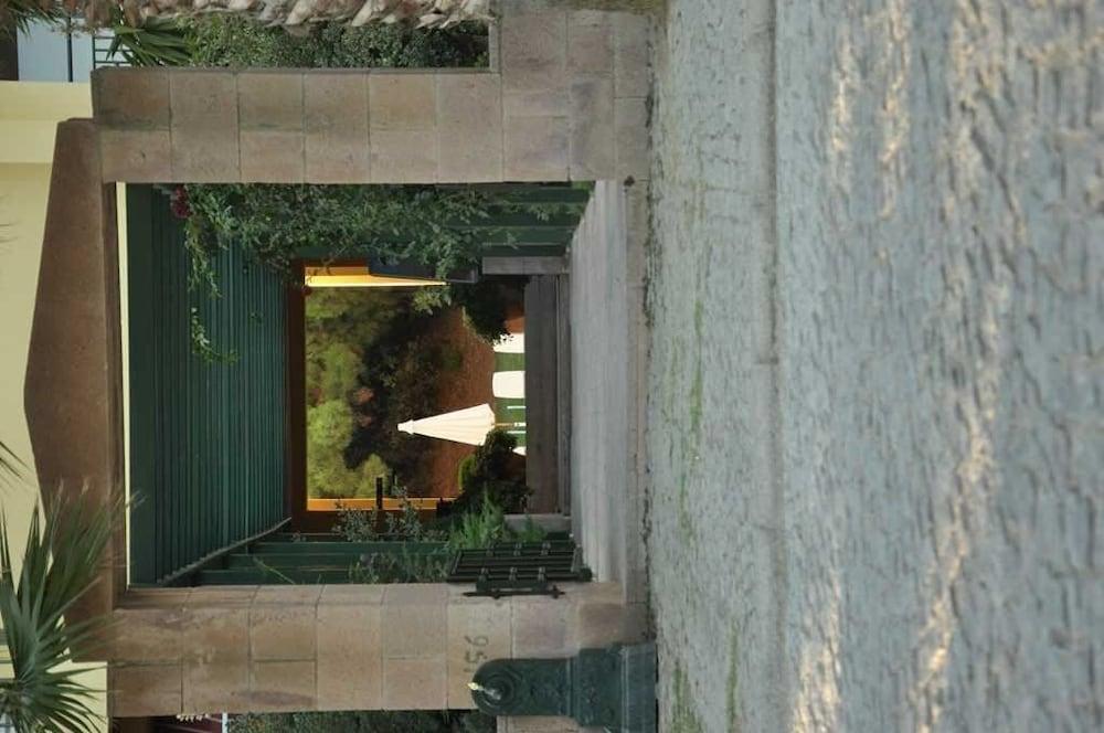 Palm Court Suites Ayvalı Exterior foto