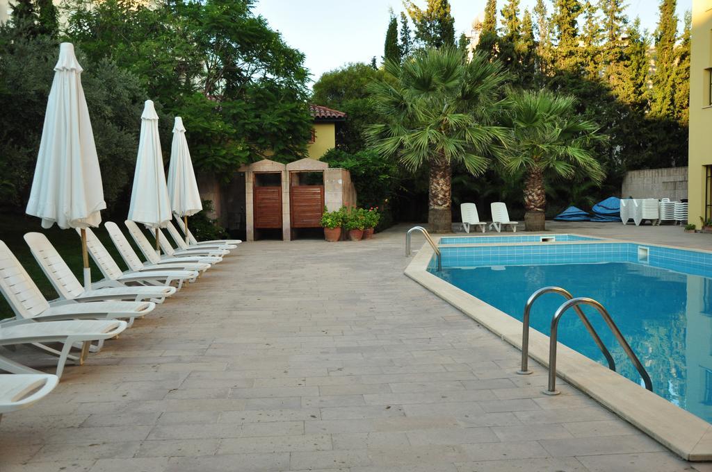 Palm Court Suites Ayvalı Exterior foto