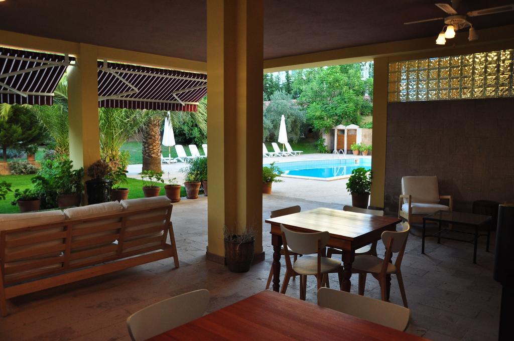 Palm Court Suites Ayvalı Exterior foto