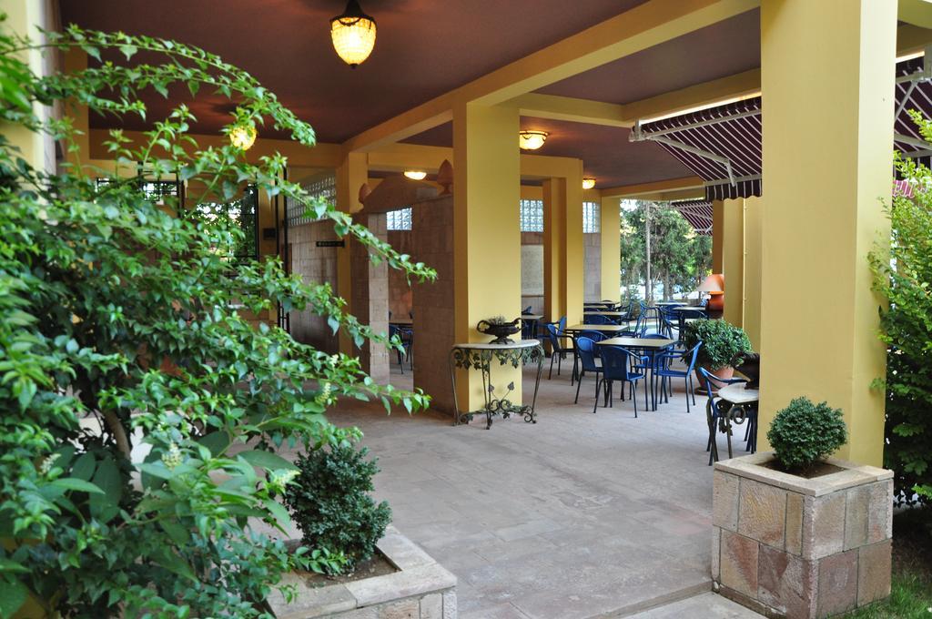 Palm Court Suites Ayvalı Exterior foto